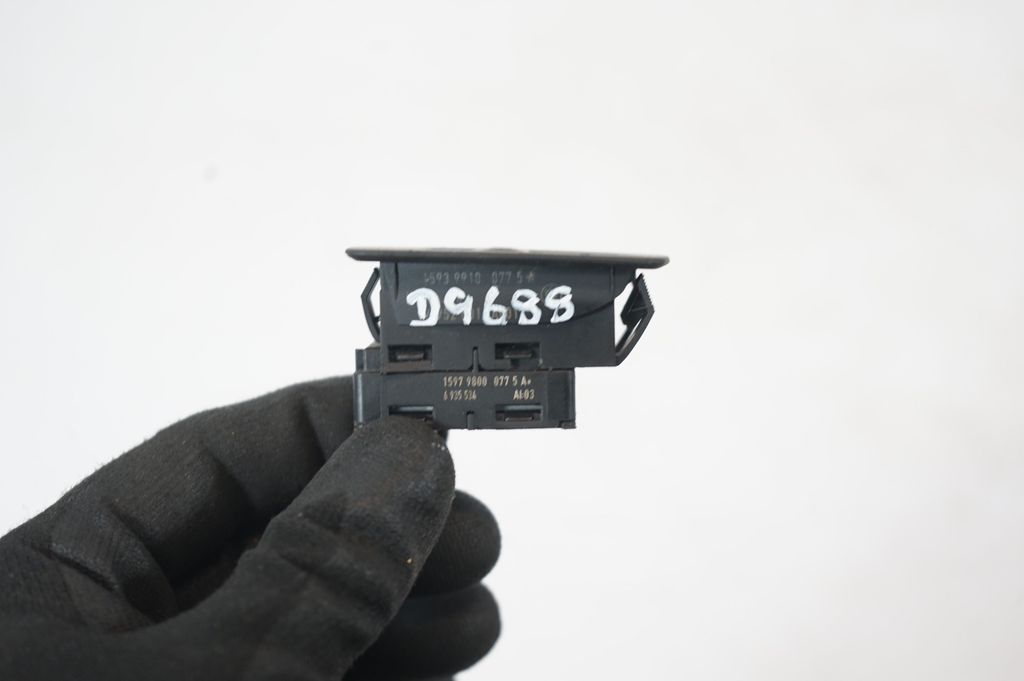 Electric window control switch (8)