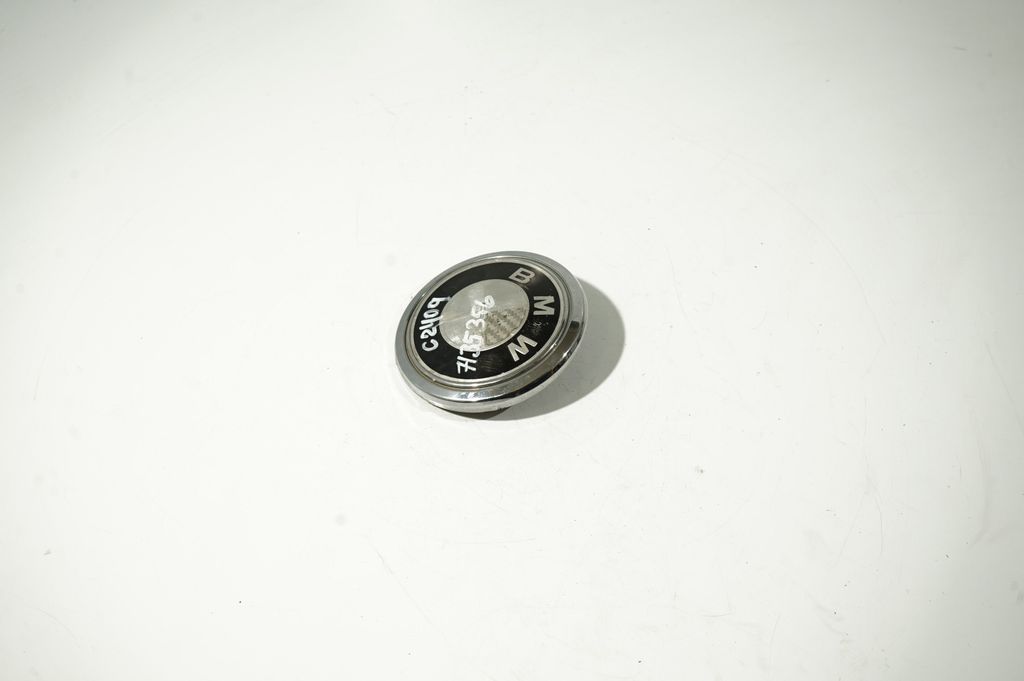 Manufacturers badge/model letters (2)