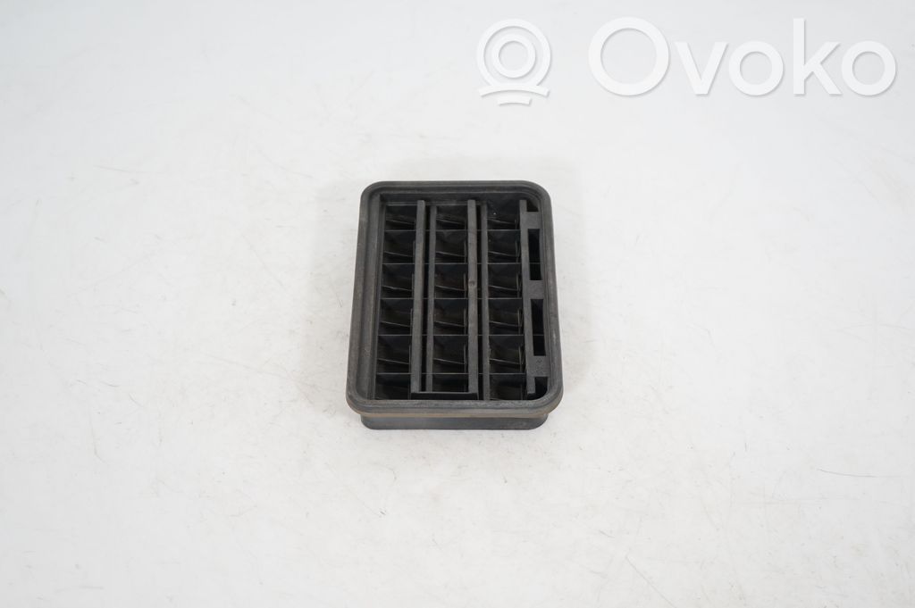 Quarter panel pressure vent (4)