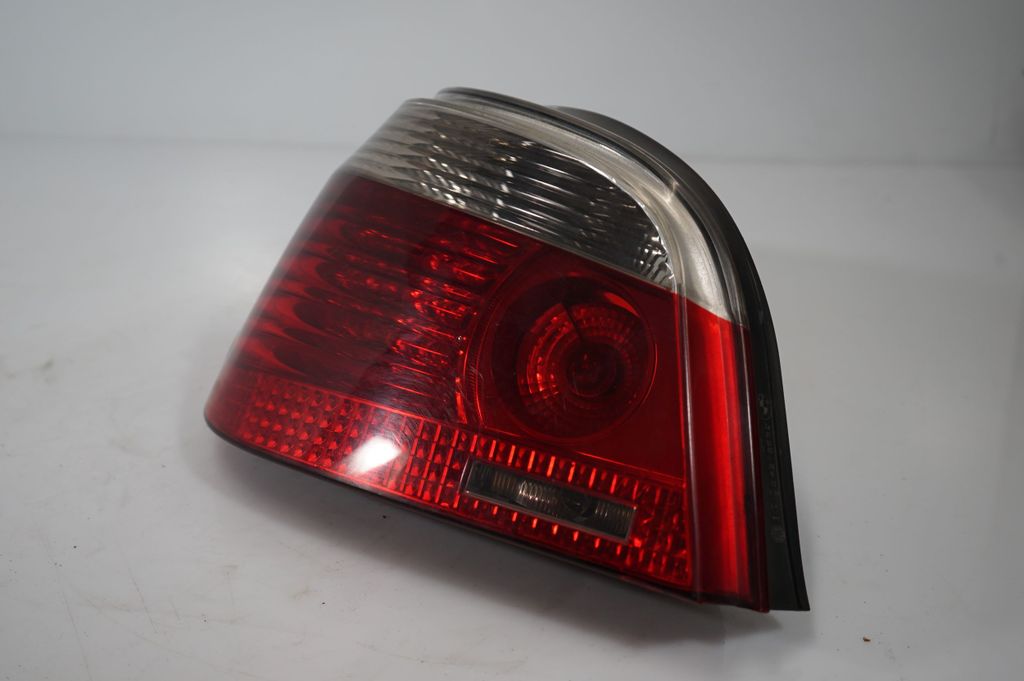 Rear/tail lights (8)