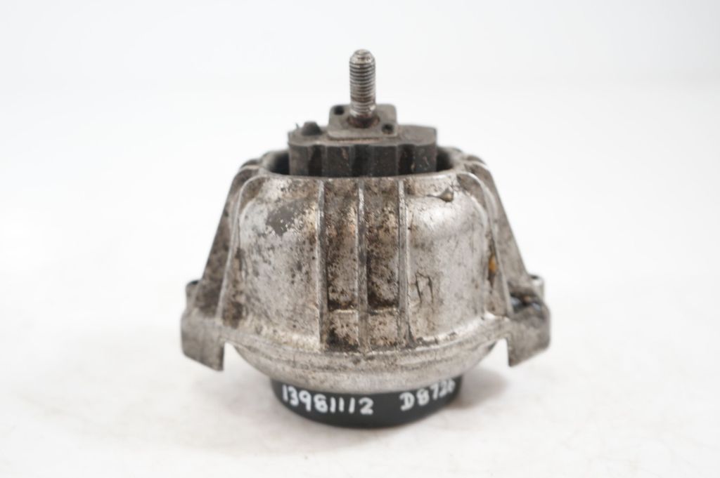 Engine mount bracket (5)