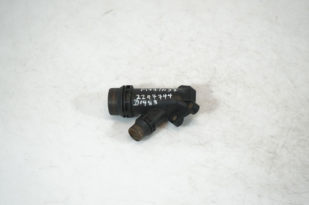 Engine coolant pipe/hose