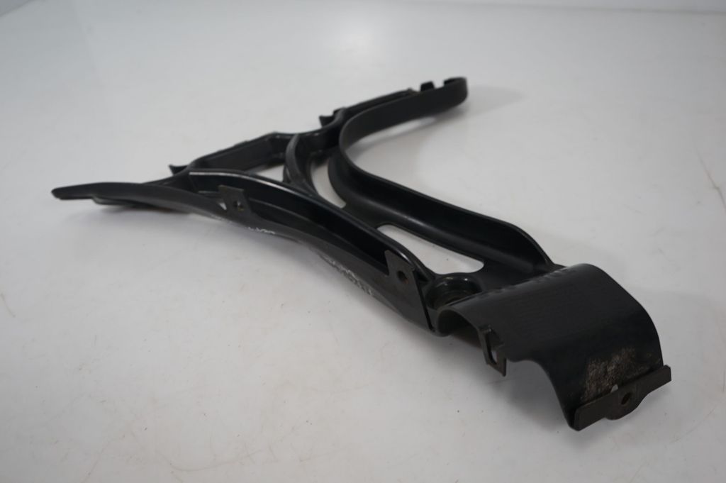 Rear bumper mounting bracket (6)