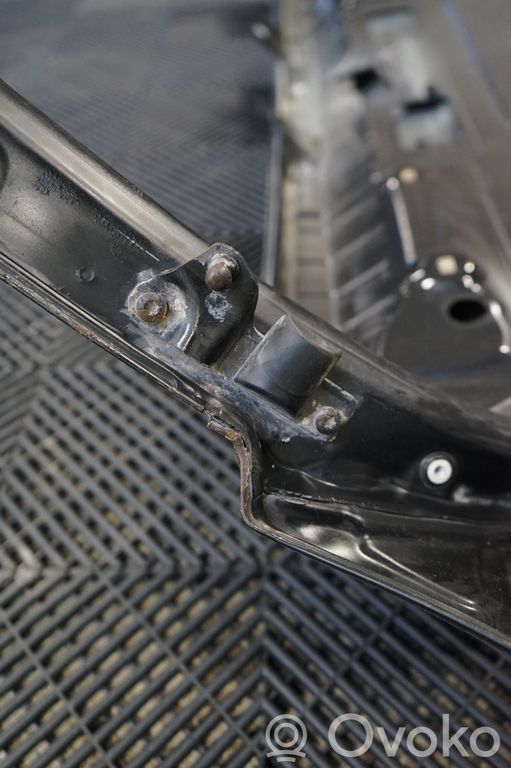 Tailgate/trunk/boot lid (7)