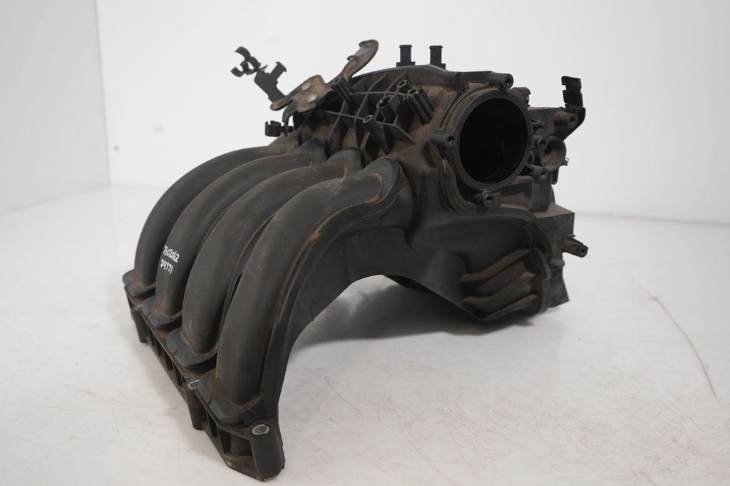 Intake manifold (7)
