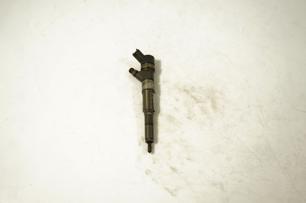 Fuel injector (5)
