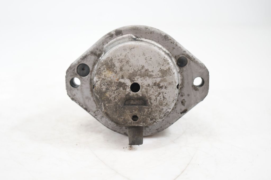 Engine mount bracket (6)