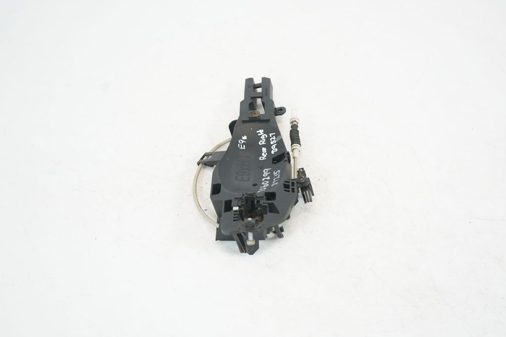 Rear door exterior handle/bracket (4)