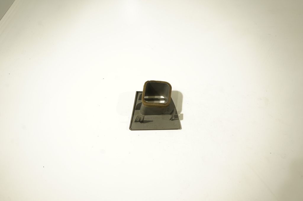 Dashboard side air vent grill/cover trim (6)