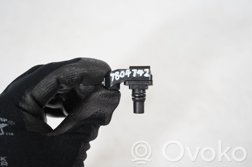 Air pressure sensor (9)