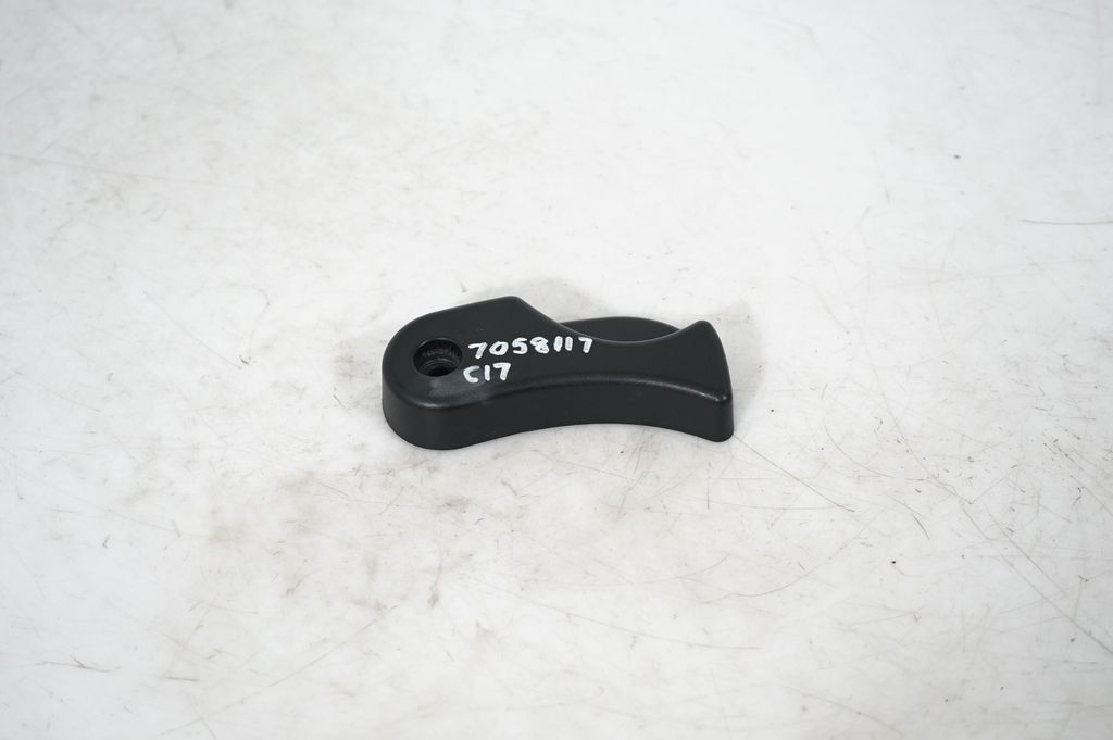 Engine bonnet (hood) release handle