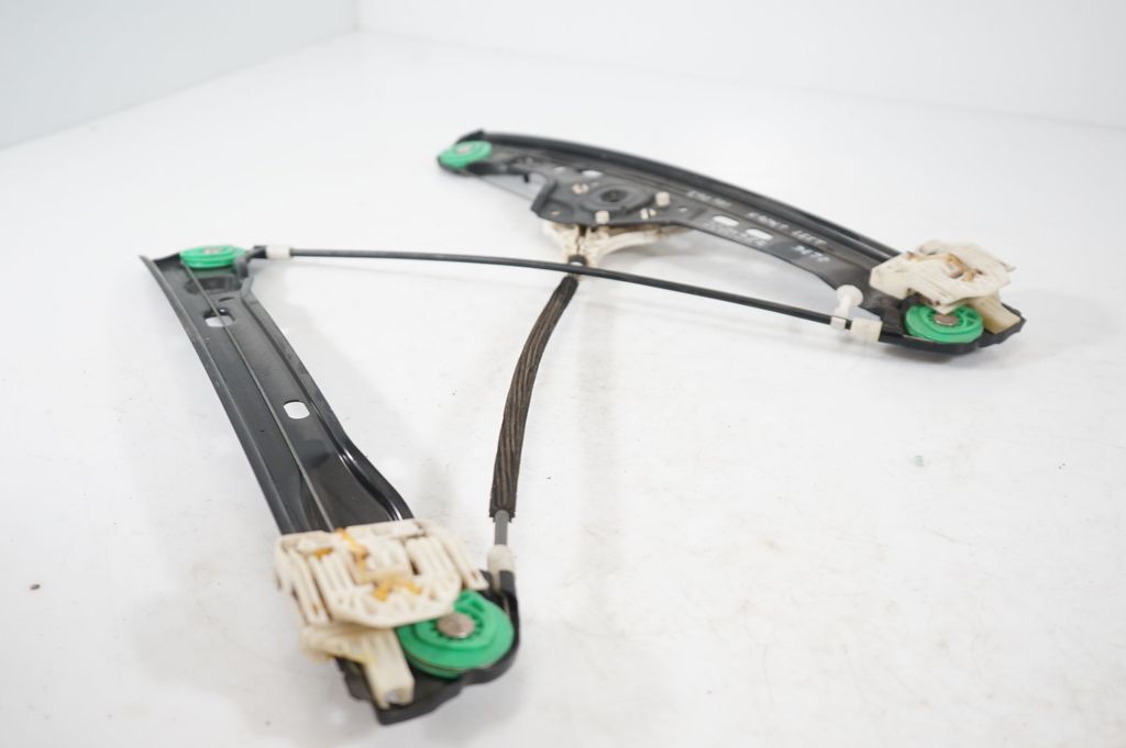 Front door window regulator with motor (7)