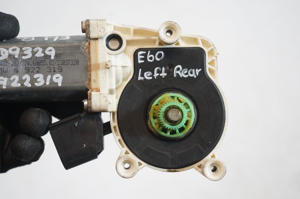 Rear door window regulator motor (7)