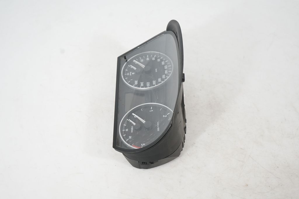 Speedometer (instrument cluster) (2)