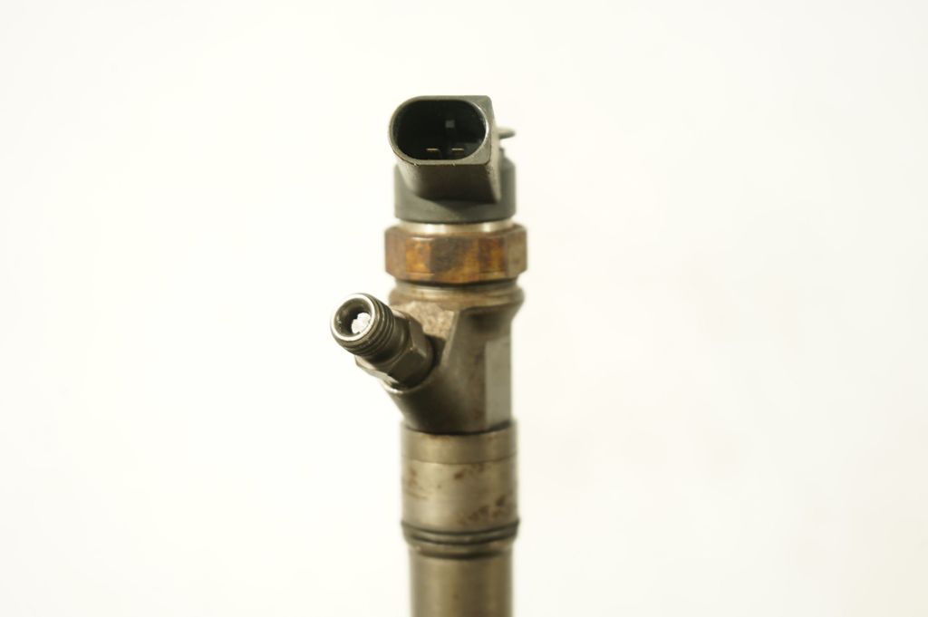 Fuel injector (6)