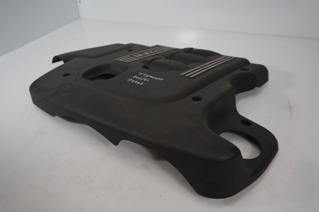 Engine cover (trim) (6)