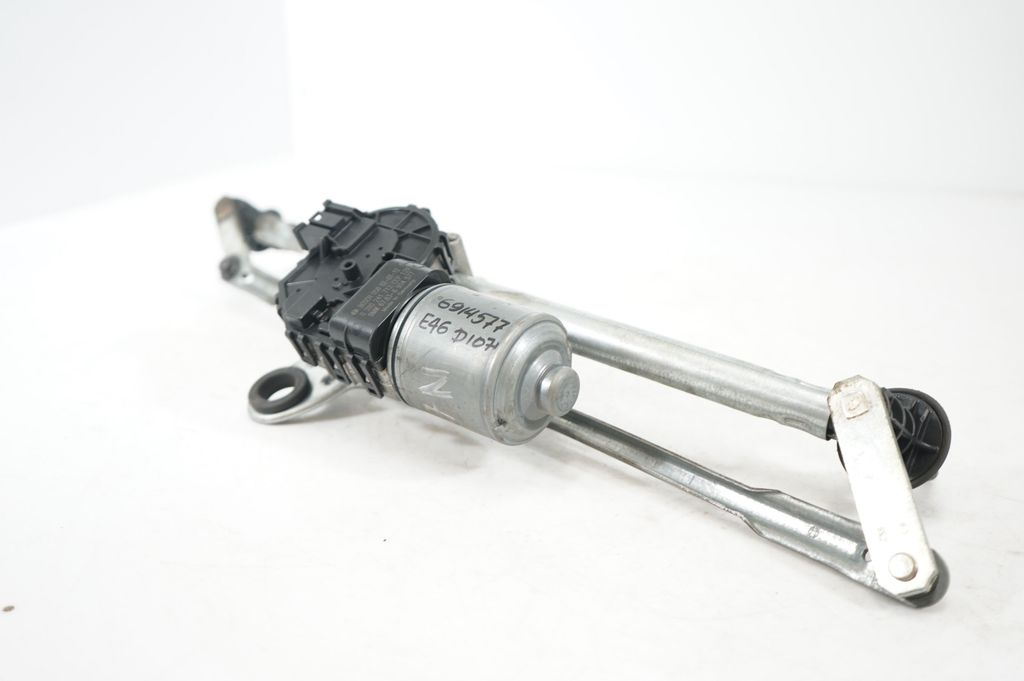 Front wiper linkage and motor (7)