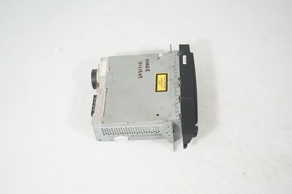 Radio/CD/DVD/GPS head unit (4)