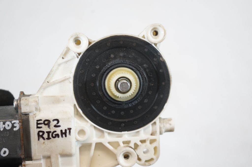 Front door window regulator with motor (7)