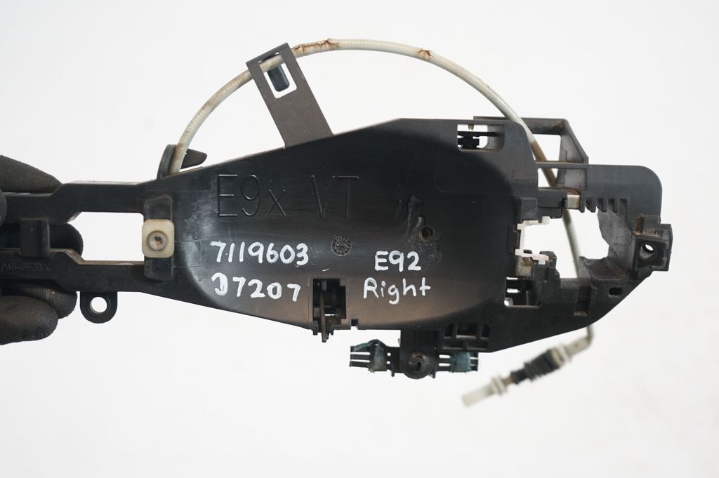 Front door coupe exterior handle/bracket (7)