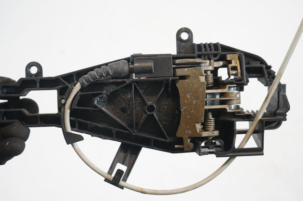 Front door exterior handle/bracket (6)