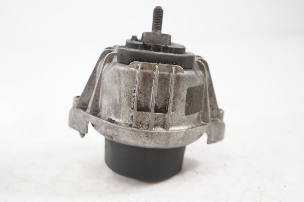 Engine mount bracket (5)