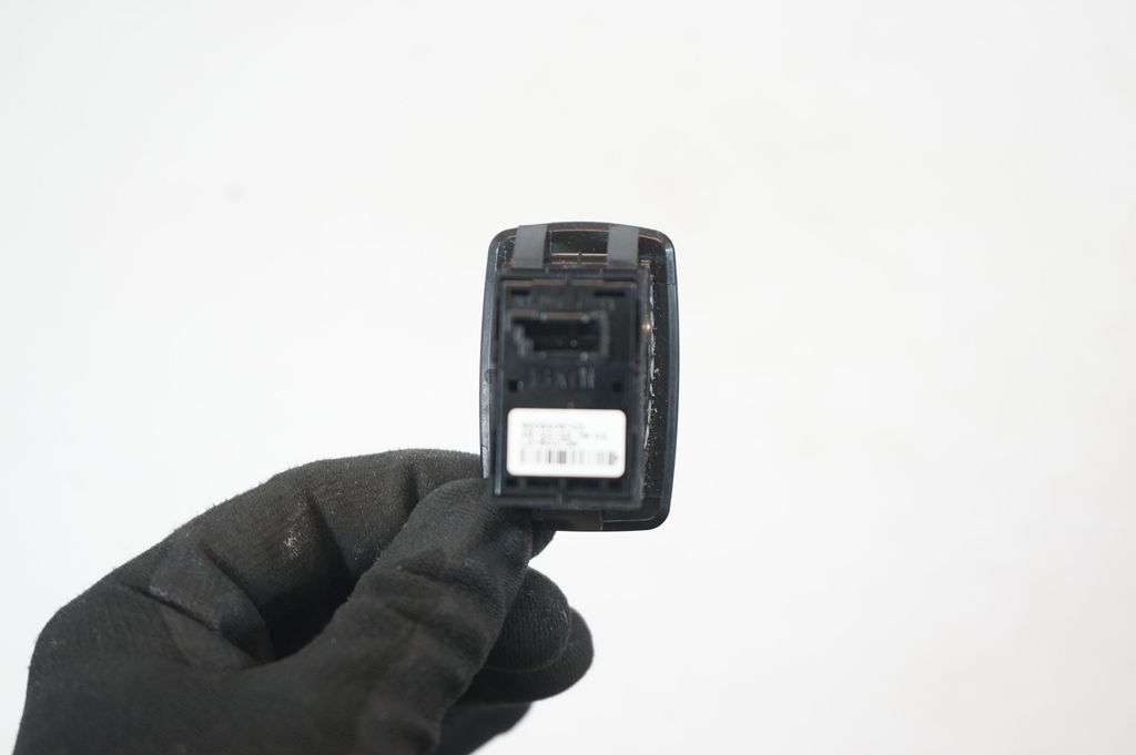 Electric window control switch (7)