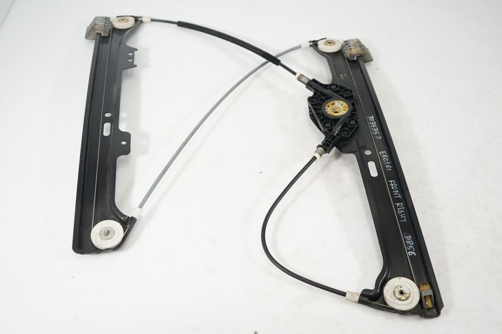 Front door window regulator with motor (2)