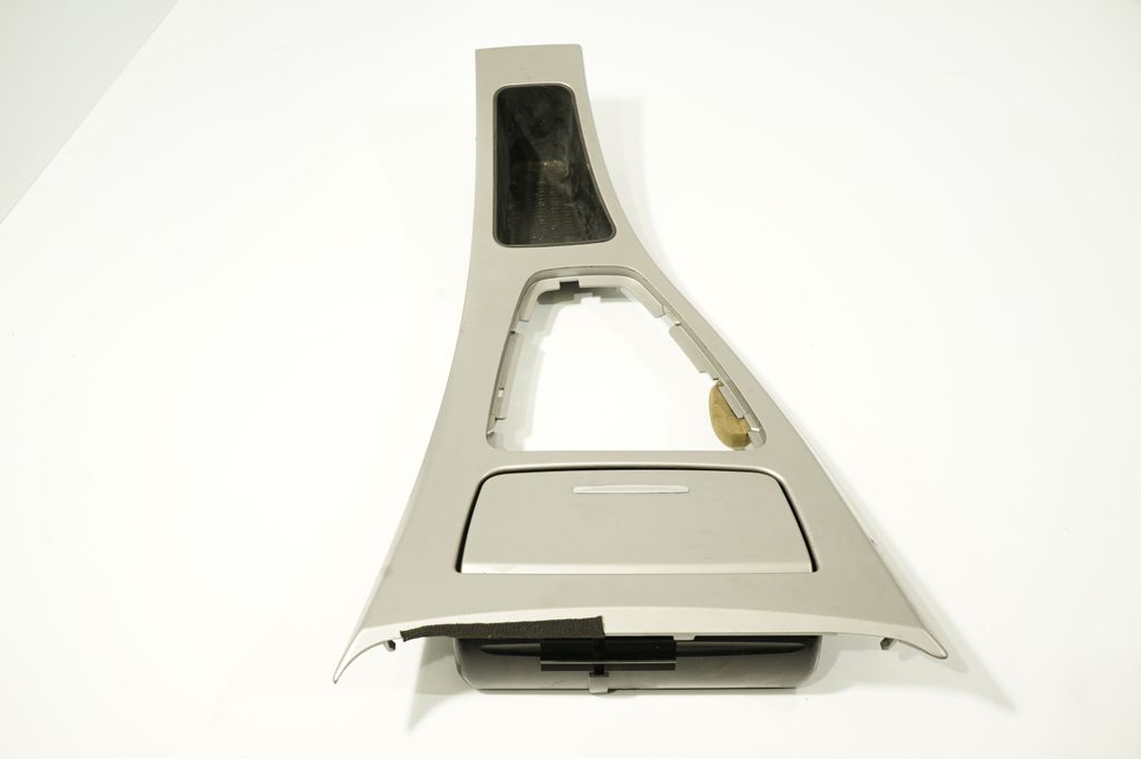 Dashboard glove box trim