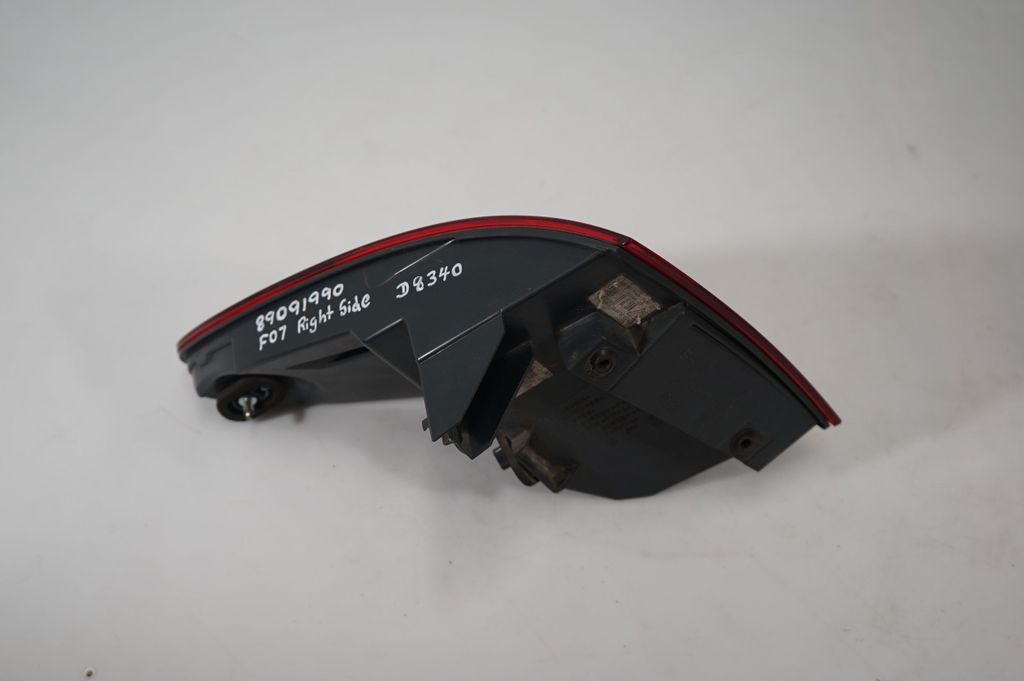 Rear/tail lights (3)