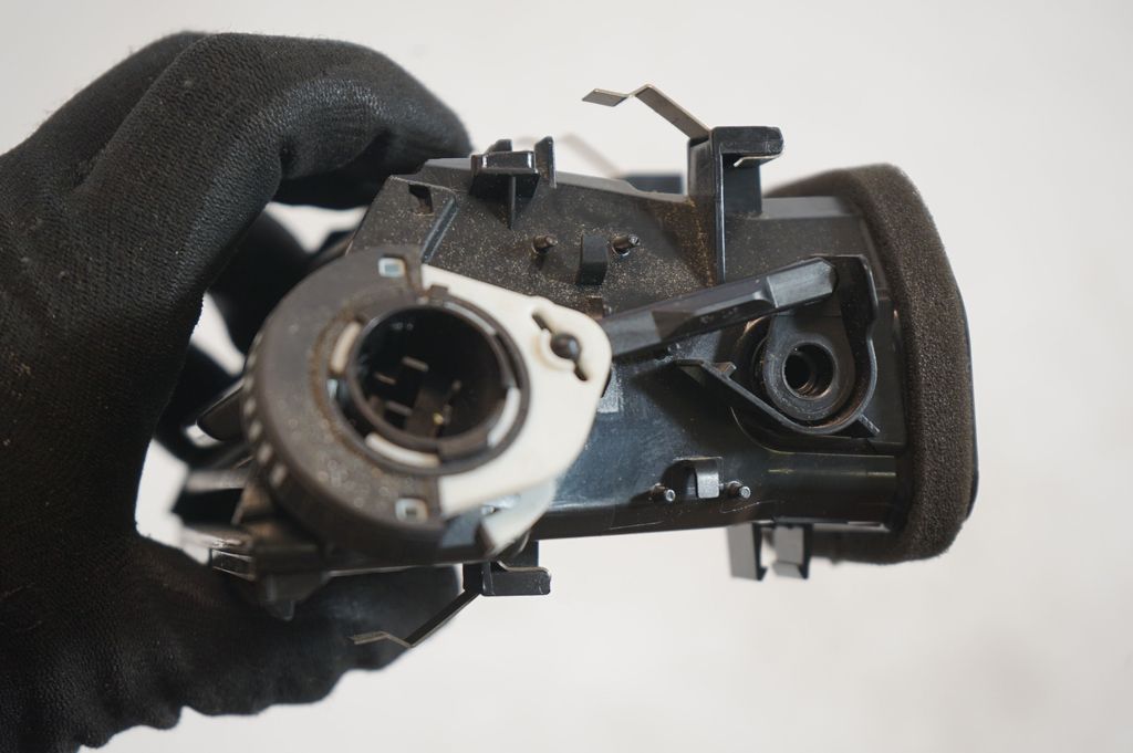 Dashboard side air vent grill/cover trim (6)