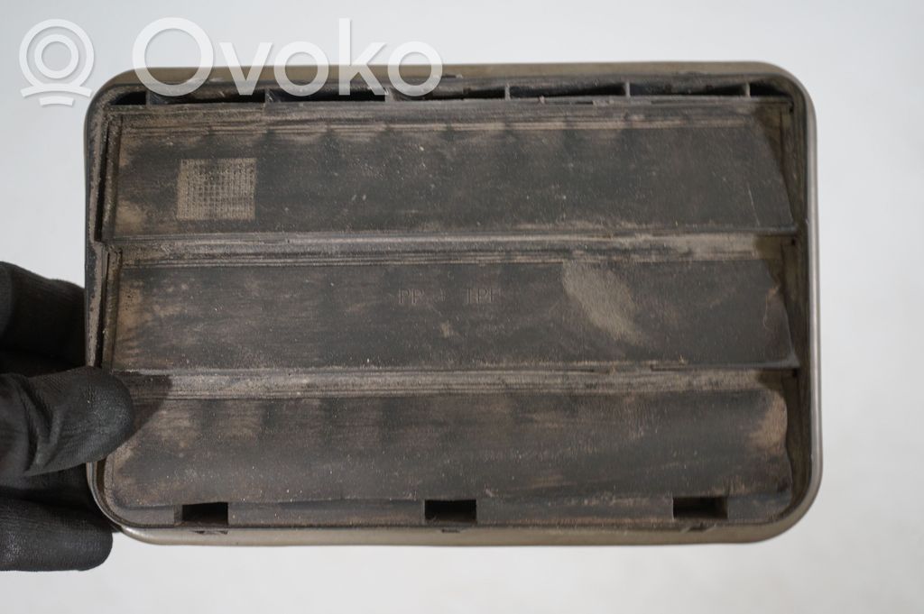 Quarter panel pressure vent (7)