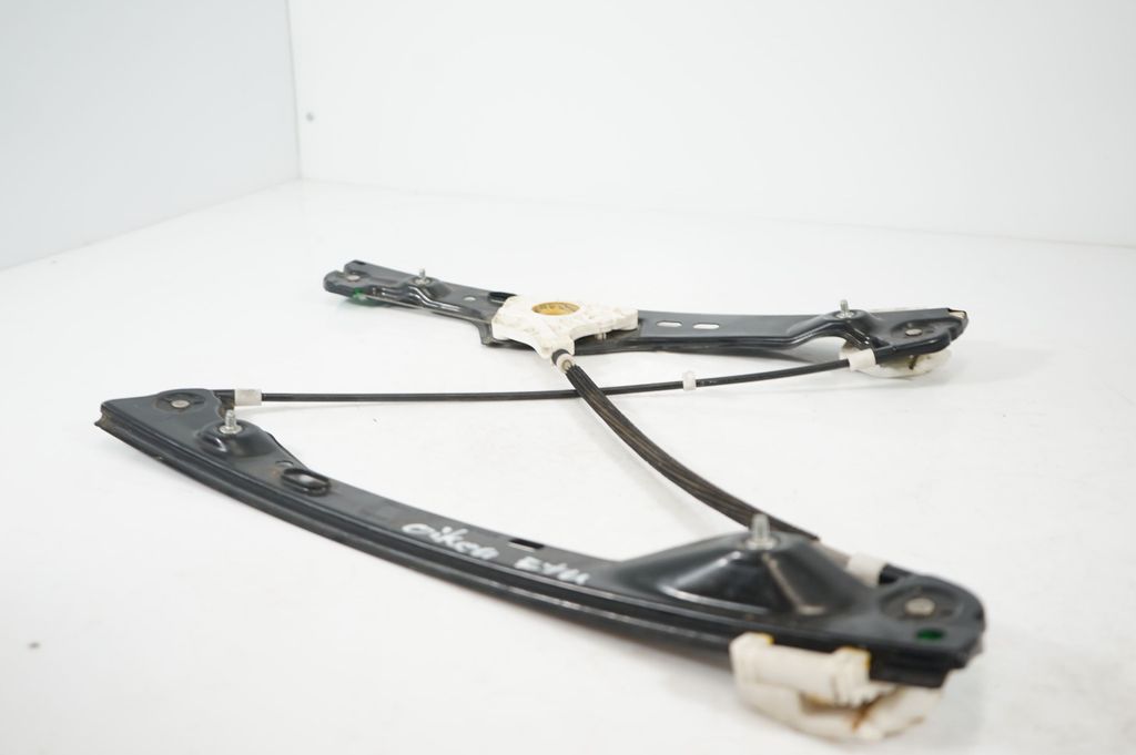 Front door window regulator with motor (7)