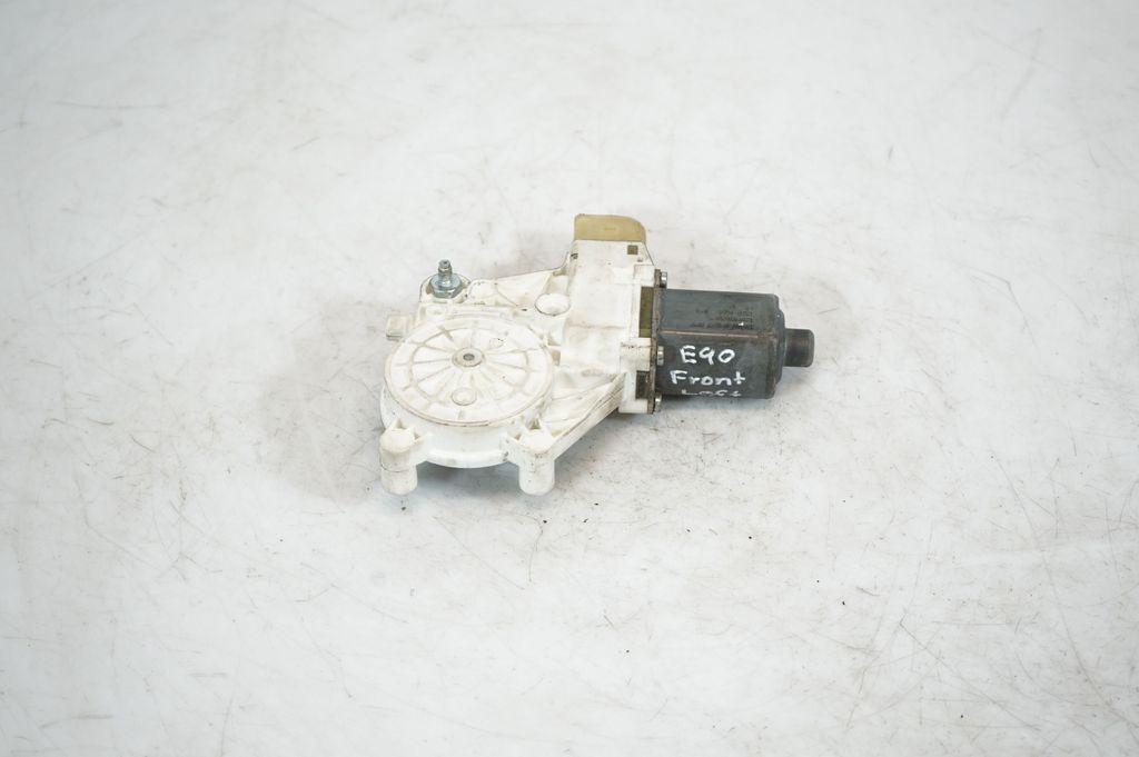 Front door window regulator with motor (5)