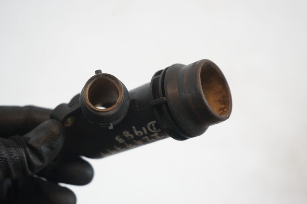 Engine coolant pipe/hose (7)