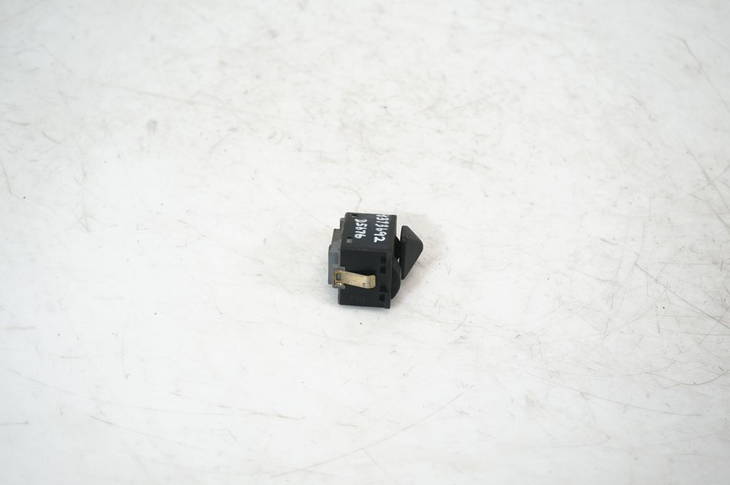 Wing mirror switch (4)