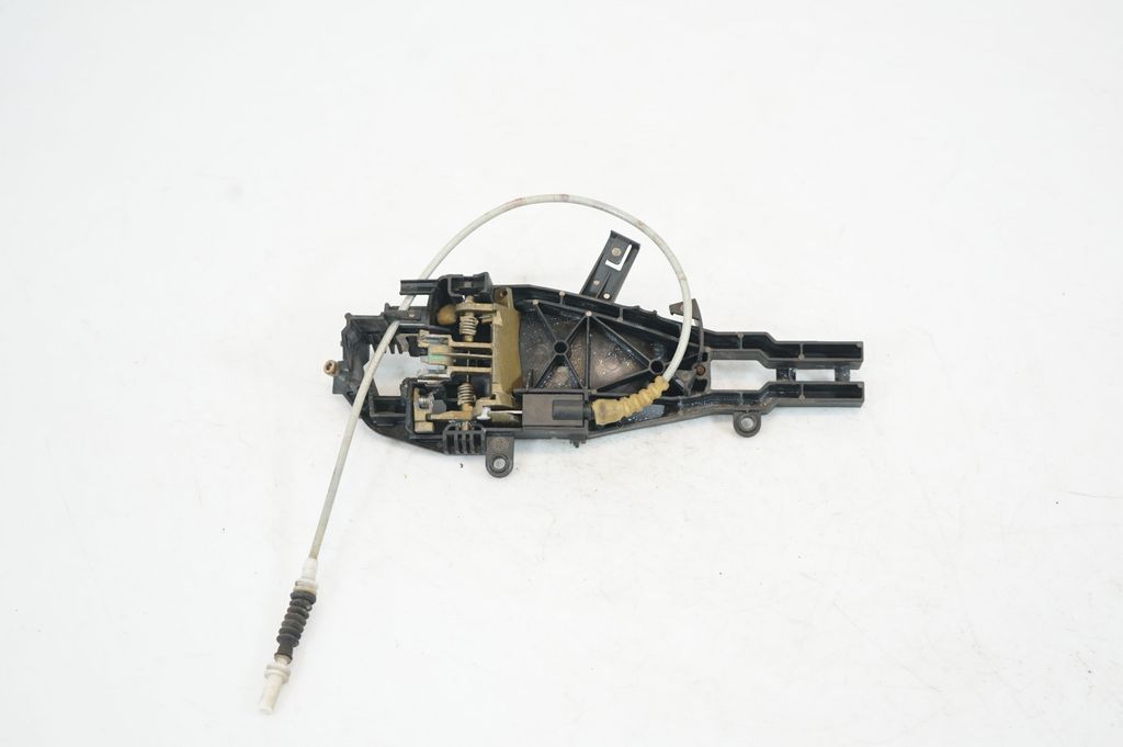 Rear door exterior handle/bracket (5)