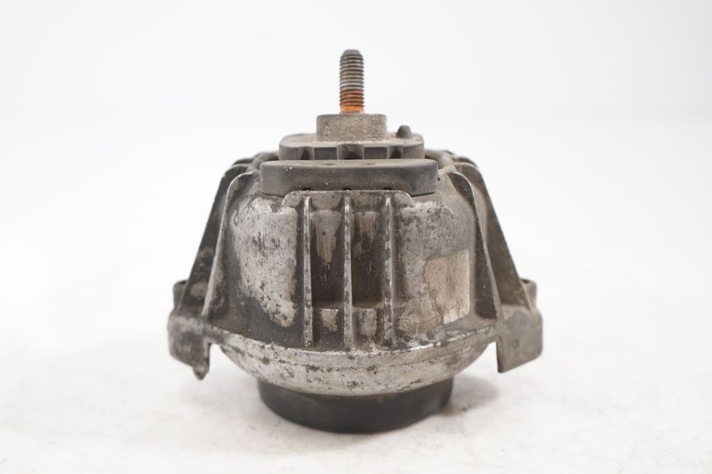 Engine mount bracket (5)