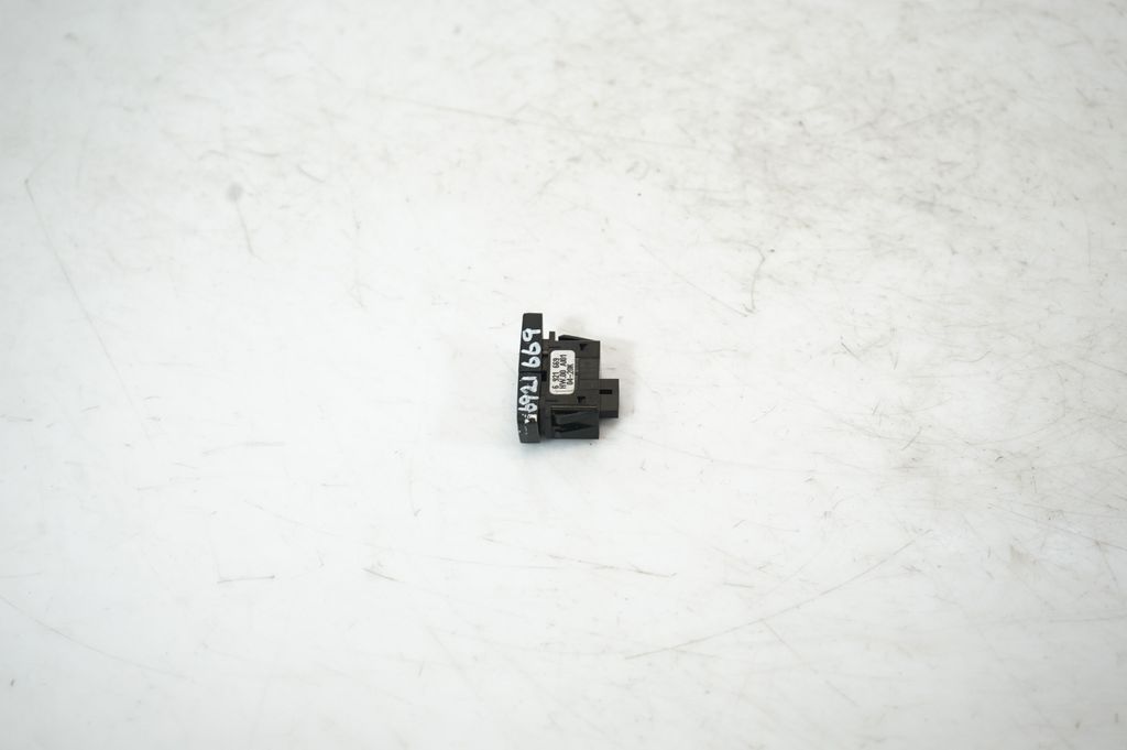 Other switches/knobs/shifts (2)