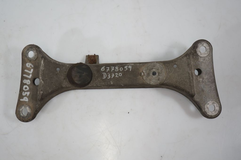 Gearbox mounting bracket (6)