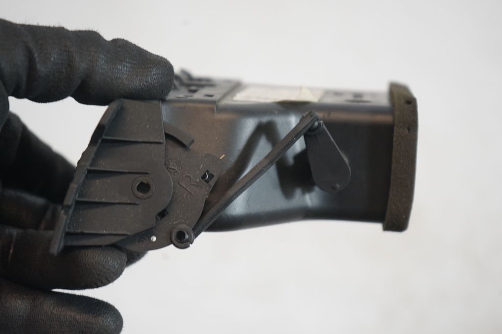 Dashboard side air vent grill/cover trim (6)