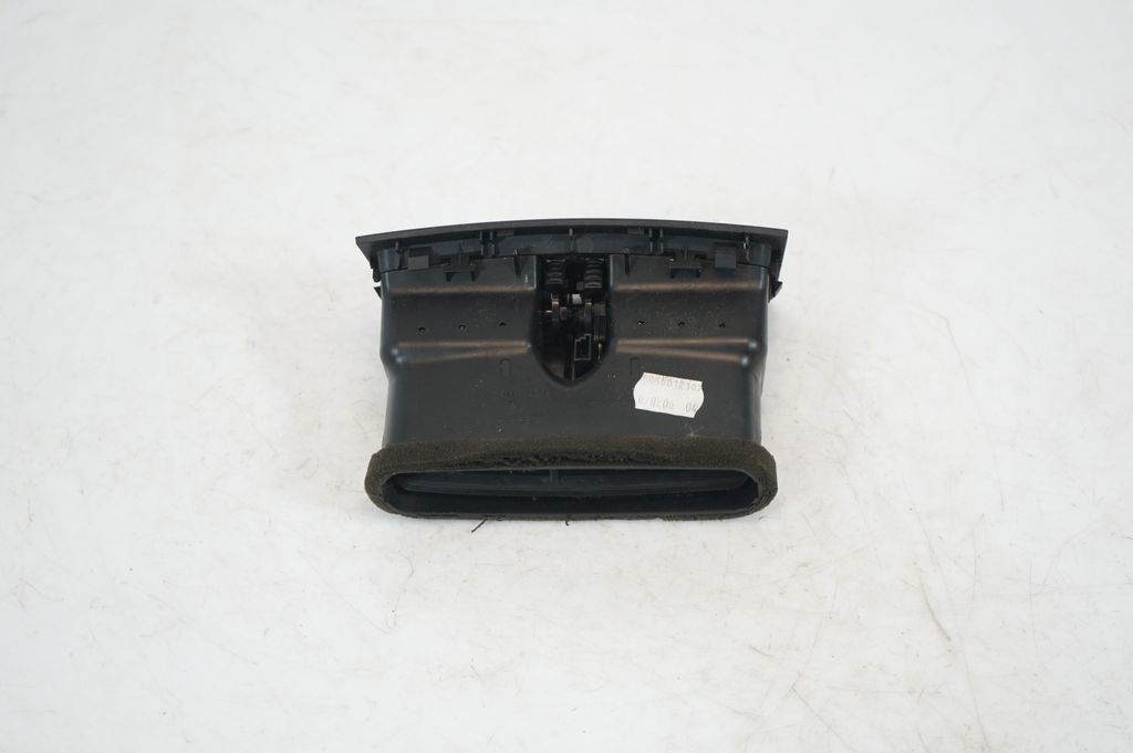 Rear air vent grill (3)