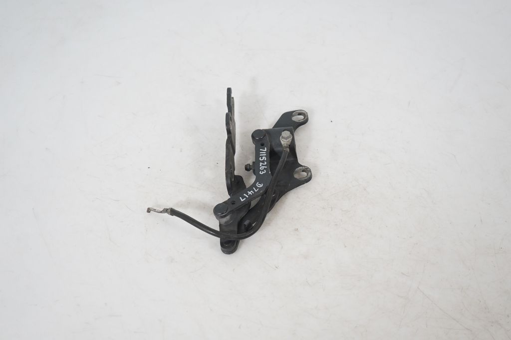 Engine bonnet/hood hinges (2)