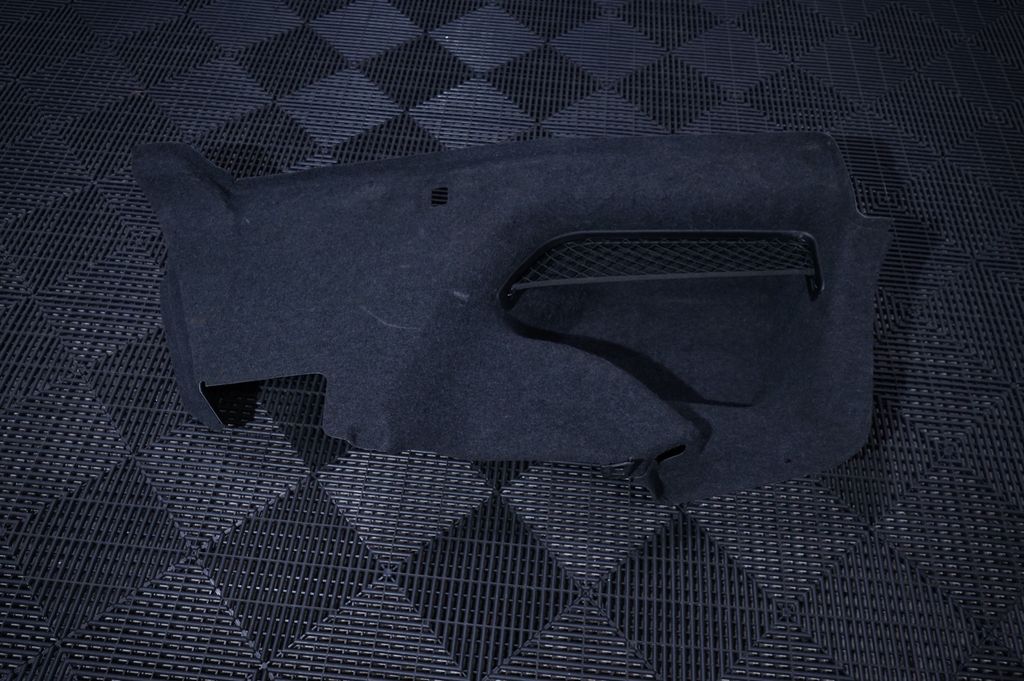 Trunk/boot side trim panel (3)