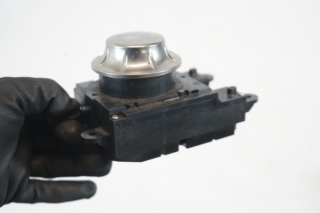 Multifunctional control switch/knob (7)