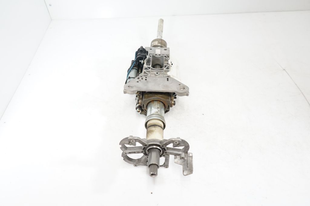 Steering wheel axle (5)