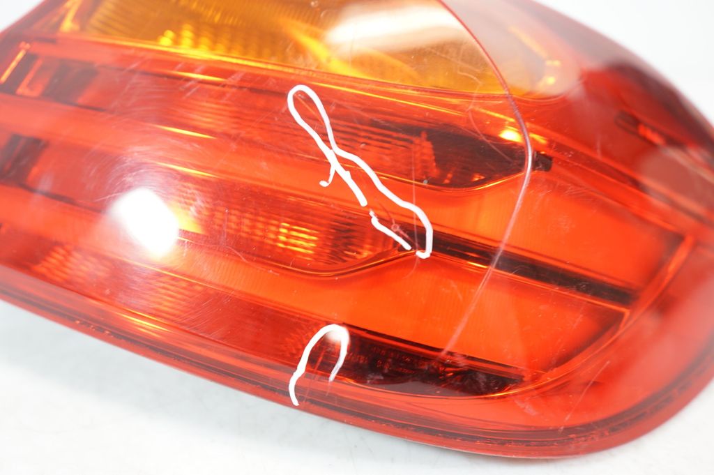 Rear/tail lights (10)