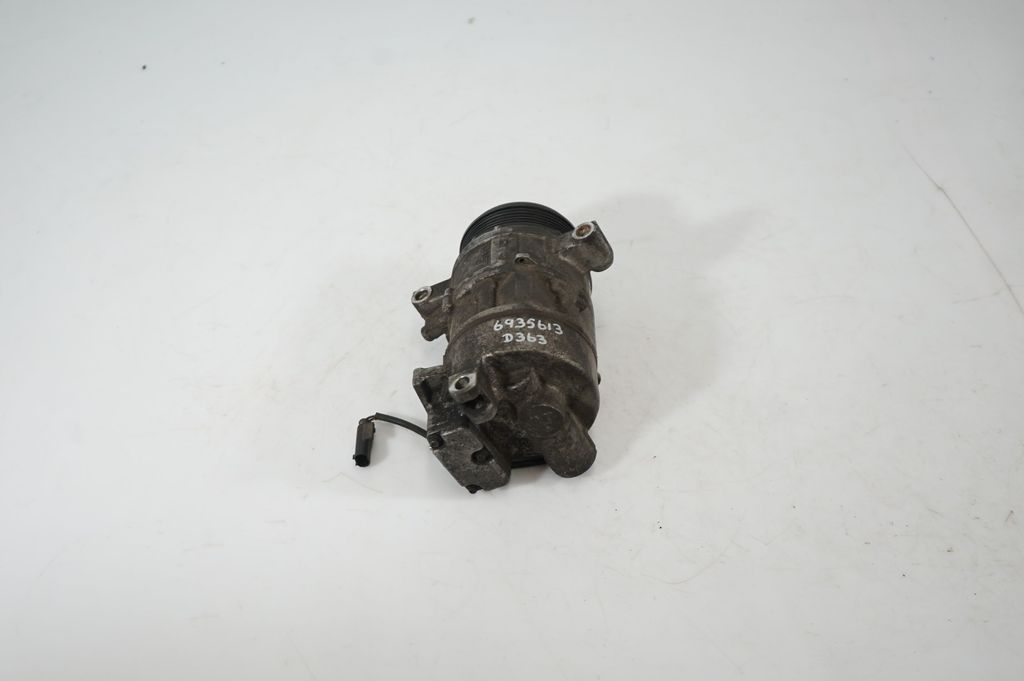 Air conditioning (A/C) compressor (pump) (4)