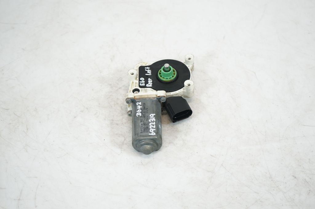 Rear door window regulator motor (4)