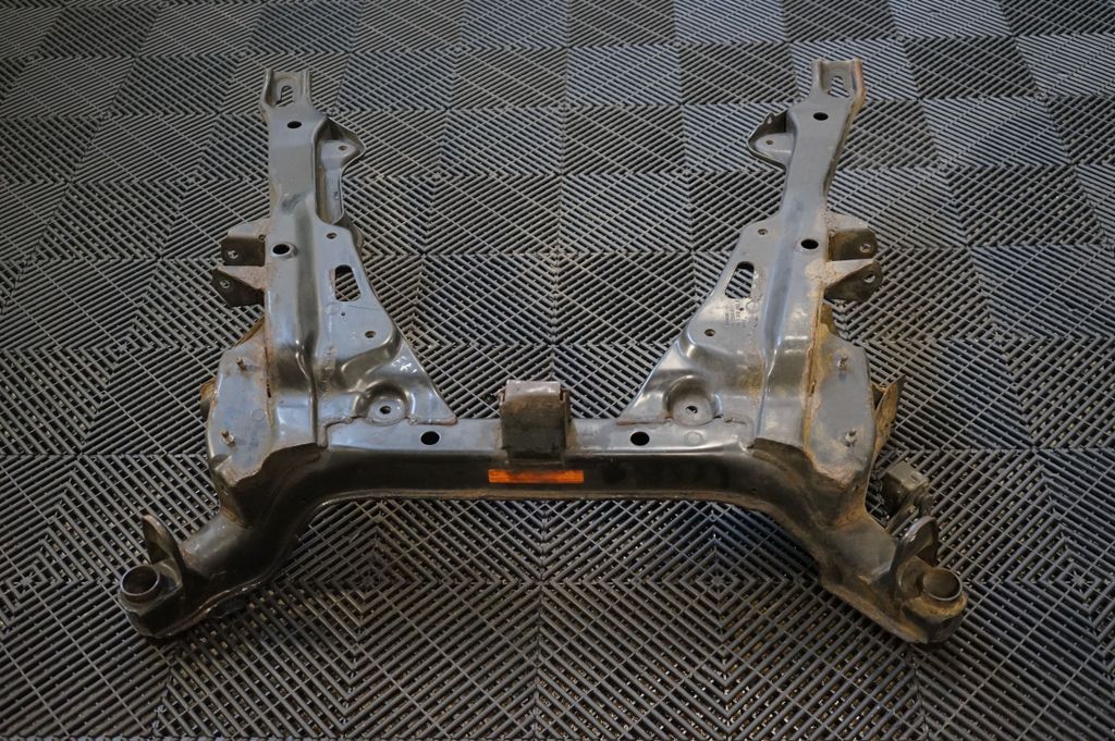 Front subframe (5)
